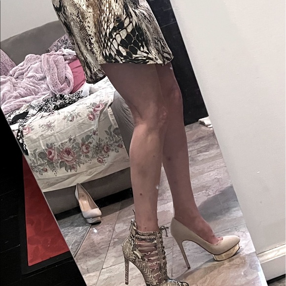 One piece snake skin print mini skirt  or good 4 maternity shirt:belt attached.. - Picture 3 of 3